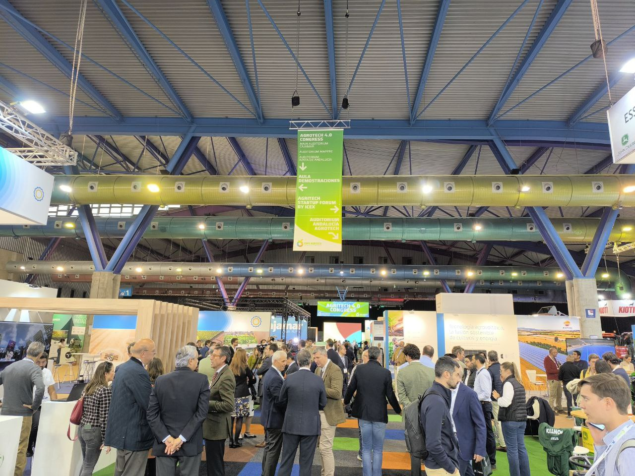 Nuestra Comunidad expone en Málaga, en la Feria AGRITECH, sus planes para incrementar tanto el autoconsumo energético, como su capacidad de reserva hídrica