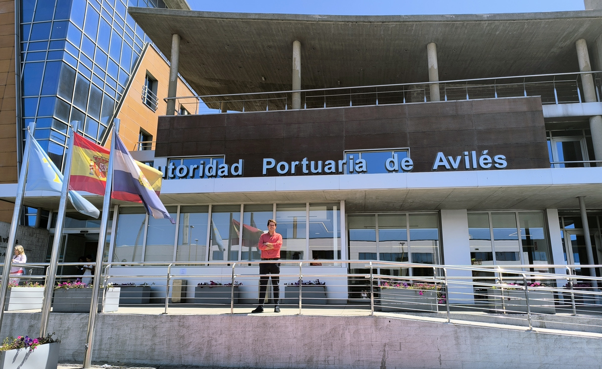 Visita a la planta piloto de HY4RES para uso portuario, que combina las energías eólica, solar e hidráulica