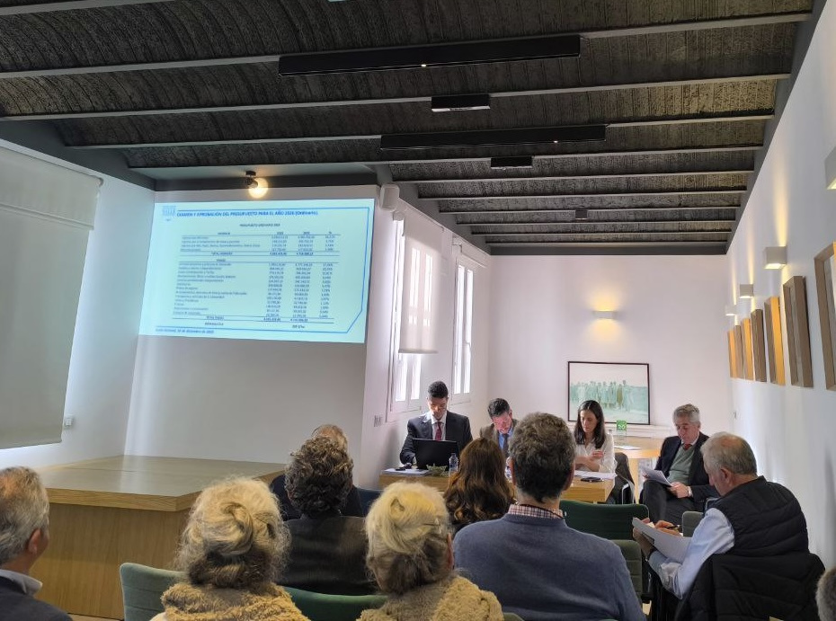 La Junta General aprueba los presupuestos y hace balance de un semestre marcado por la eficiencia hídrica y el impulso a la digitalización