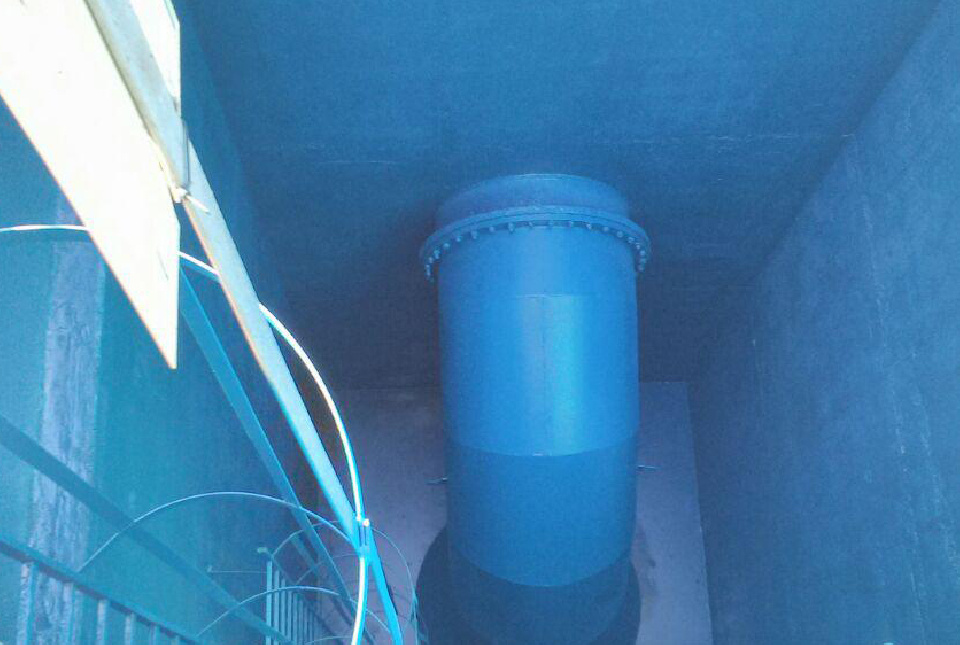 INICIADO EL TRATAMIENTO CON PINTURAS ANTIFOULING DE LA ARQUETA DE LA BALSA DEL SECTOR III