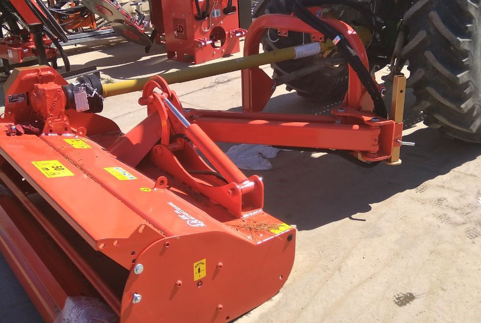 SEGUIMOS APOSTANDO POR MEDIDAS MÁS SOSTENIBLES: ADQUIRIMOS UNA DESBROZADORA PARA EL CONTROL DE LA VEGETACIÓN