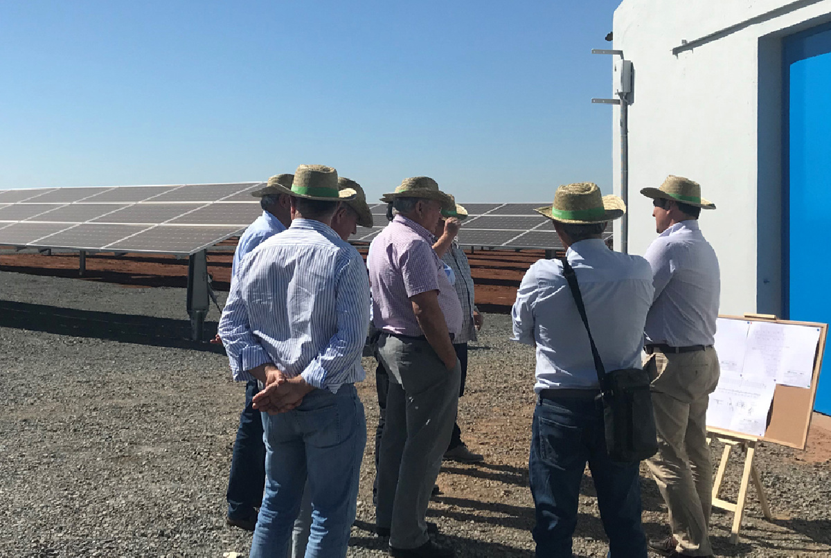 LOS REGANTES DEL EBRO SE INTERESAN POR NUESTRA PLANTA SOLAR