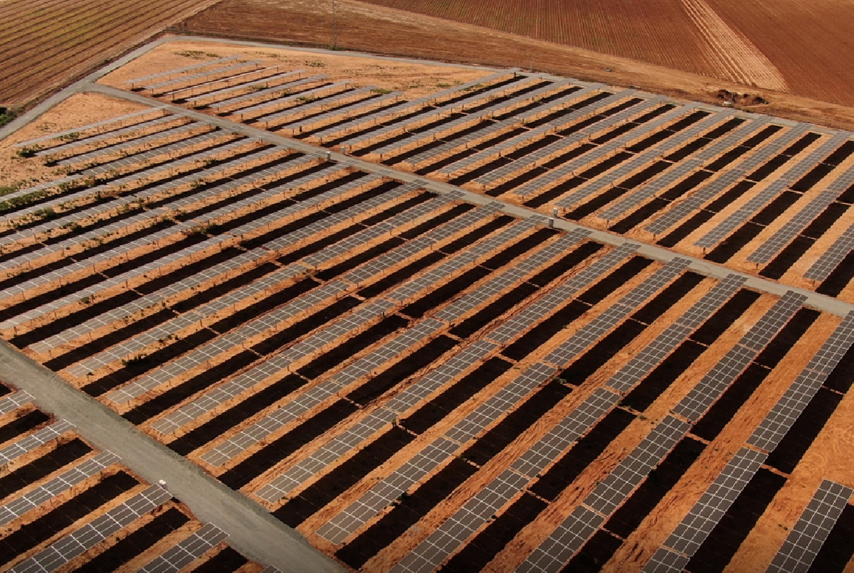 Nuestra planta solar fotovoltaica, en ABC y El Confidencial