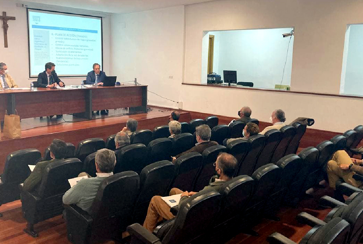 EL SINDICATO DE RIEGOS ACUERDA EN REUNIÓN HACER UN ESTUDIO PARA MEJORAR LAS CONDICIONES DEL SERVICIO DE RIEGO EN LA COMUNIDAD