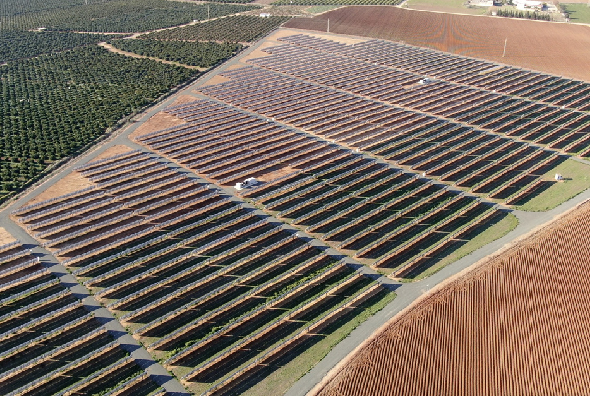 La producción de la planta solar se eleva en 2022 por encima de los 10,8 millones de kwh, en una media mensual de 905.000 kwh, el equivalente al consumo de más de 2.700 hogares