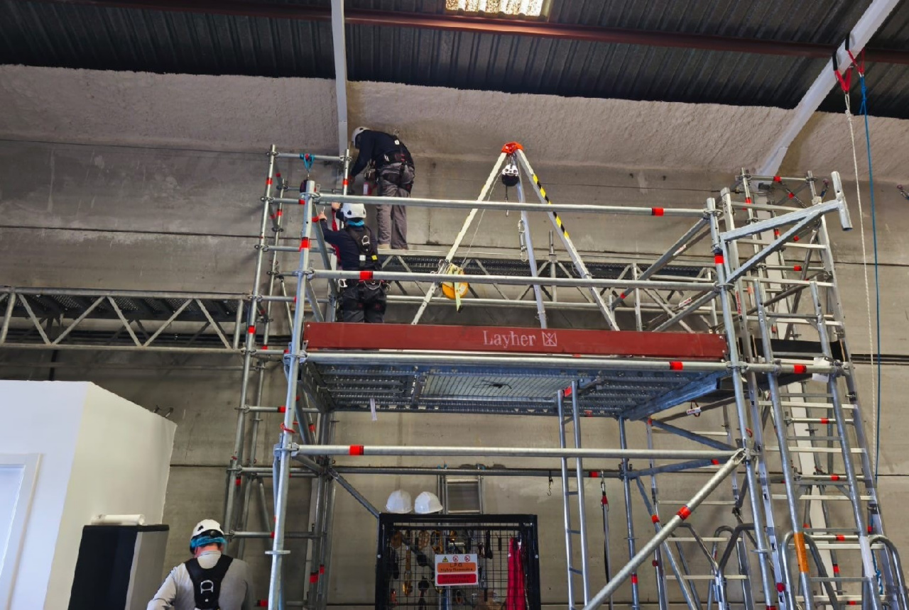 Formación en seguridad: nuestros trabajadores completan dos cursos especializados en trabajos en altura y uso de plataformas elevadoras